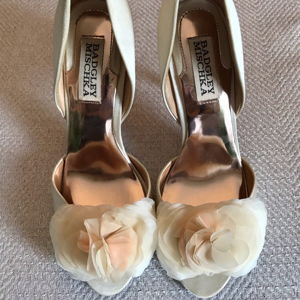 Badgley Mischka size 6M